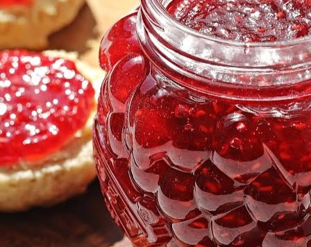 This easy raspberry jam recipe is a game changer suggested serving