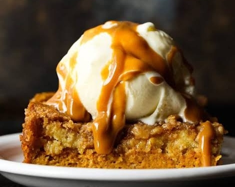 Easy 5 Ingredient Salted Caramel Pumpkin Dump Cake top view