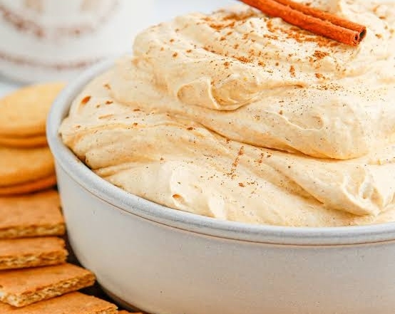 Easy 5 Minute Pumpkin Cheesecake Dip top view